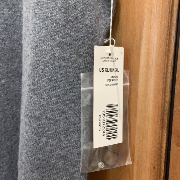 PerSe grey cashmere sleeveless turtleneck sweater - Picture 2 of 5